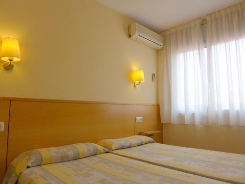 Rentalmar Atlantida Apartamentos Салоу Екстериор снимка